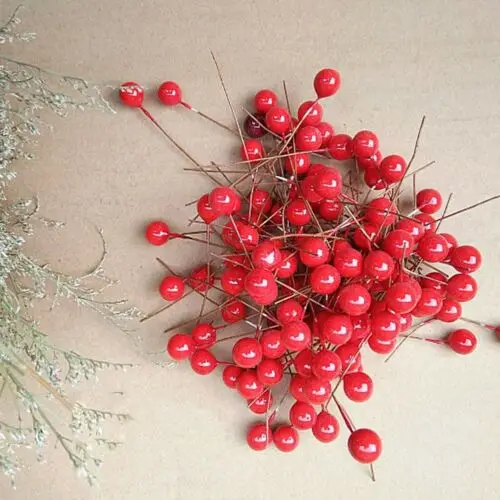 

200 PCS Artificial Berries Red Artificial Berries Dimension 10MM Foam Garland Christmas Tree Xmas DIY Decor Ornament
