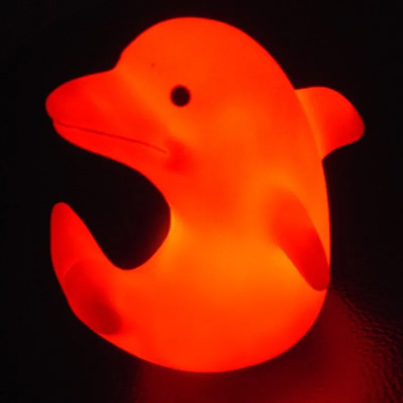 

1Pc Baby Water Flashing Floating Dolphins Kids Automatic Led Lighting up Beach Play Toys For Children for the Bathroom Bath Swim