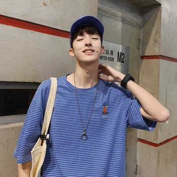 

The New 2019 Summer Korean Hip Hop Patchwork Trend Pinstripe Tattoo Flowers Loose Men's Casual Large Size T-shirt