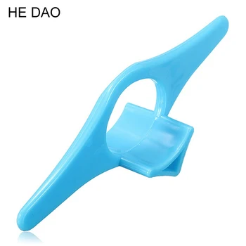 

1 PC Multi-function Plastic thumb book support Book Page Holder Marker Convenient Bookmark school office supplies Bookmark