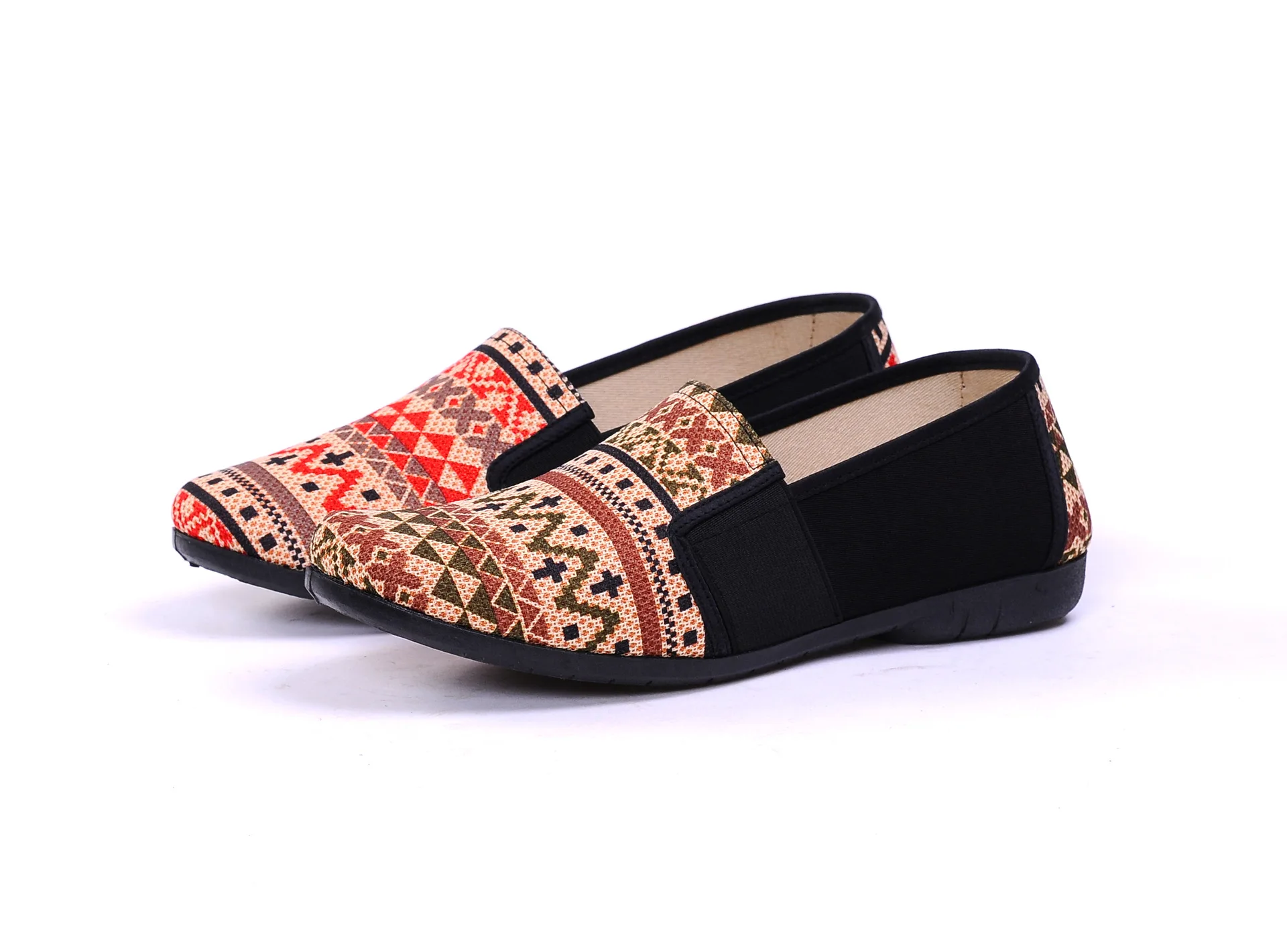 

2016 ethnic groups in the wind, the old lady's shoes