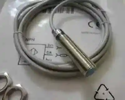 

DHL/EMS 4 sets 1PC New for SI-CK IM12-02BDO-ZW1 proximity switch