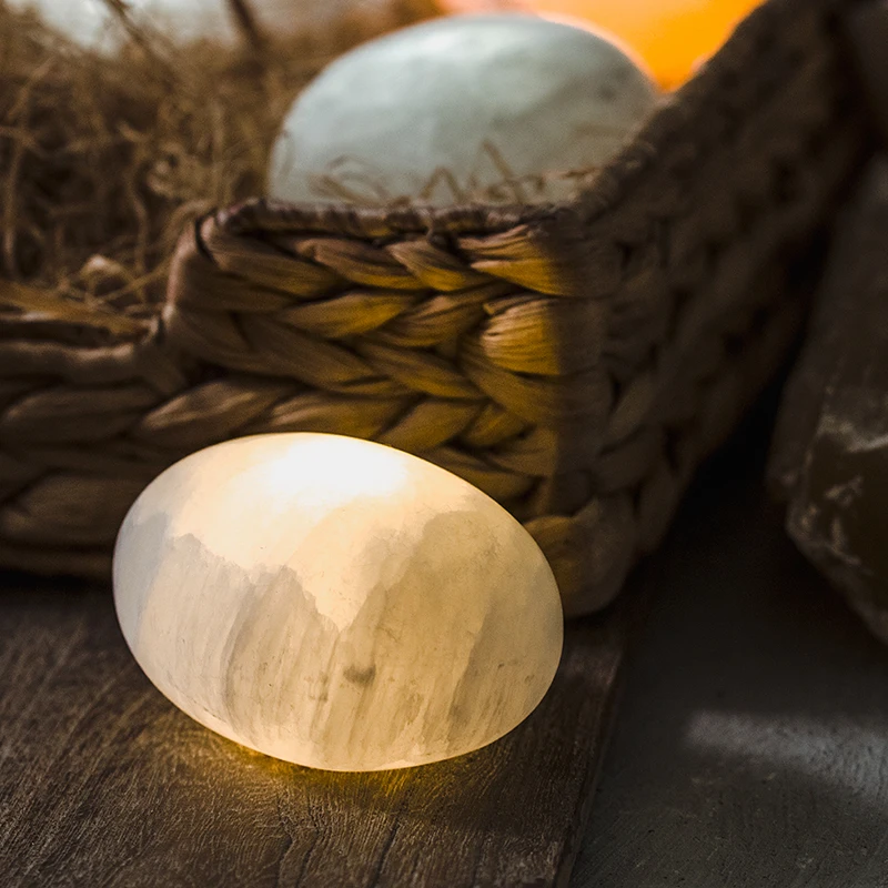 Яйца из натуральных камней. Камень яйцо зайца. Мини камень. Каменные пасхальные яйца. Stone egg.