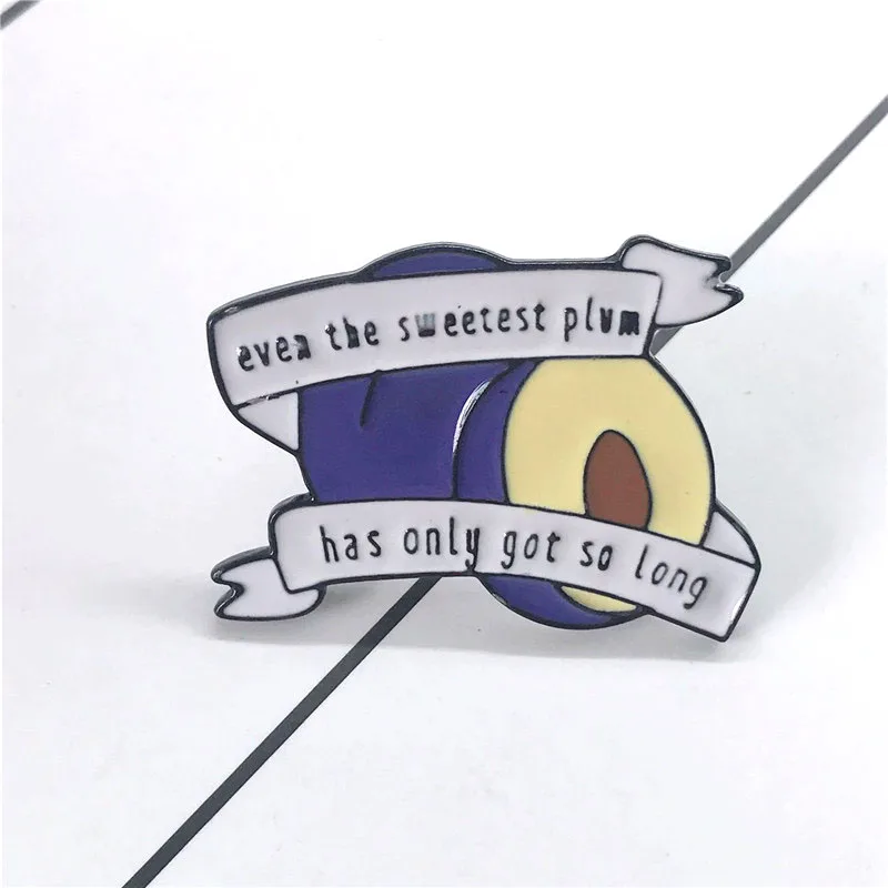 

New EVEN THE AAWEETEST PLUM Purple Avocado Peach Brooch White Ribbon Fruit Kiwi Badge Jewelry Denim Clothes Pendant Gift