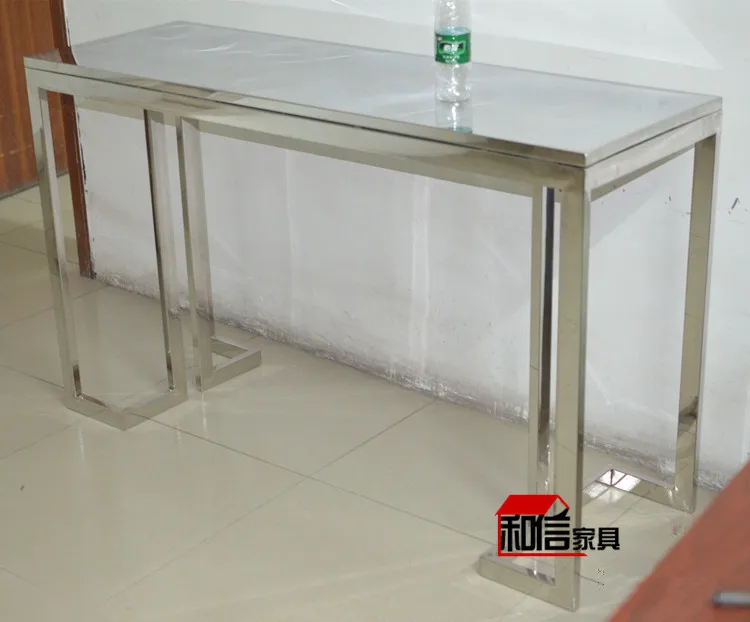 Modern minimalist vestibule / Continental Console Tables / marble foyer