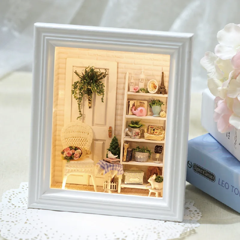 

DIY Doll House Kit Photo Frame Design Miniature Dollhouse Hand Made 3D wooden Toys Gifts for Lady Children Birthday Holiday