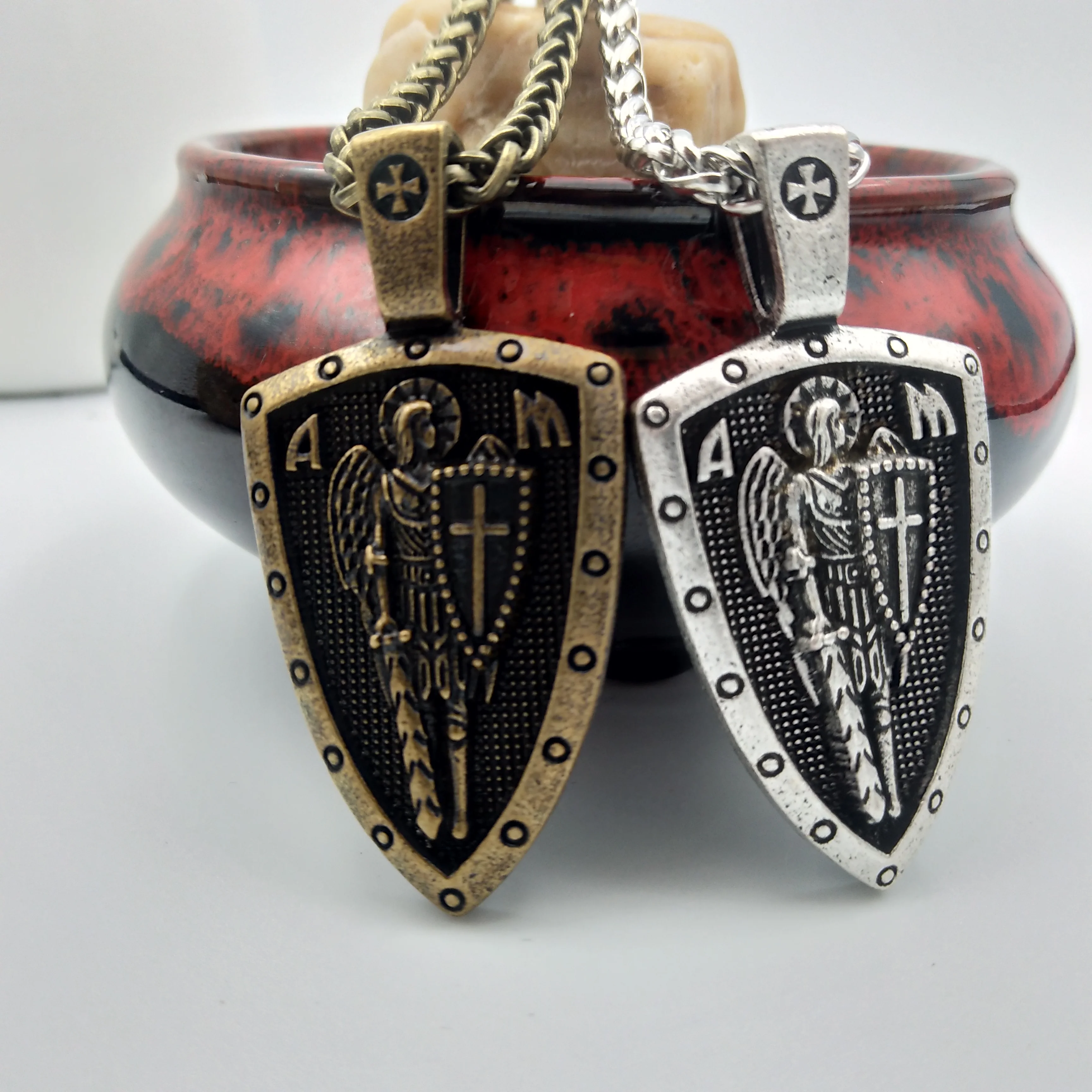 DropshippingMen ожерелье воина викинга Archangel St. Michel защитит нас Святого щита защита Шарм молитвенный амулет узел кулон