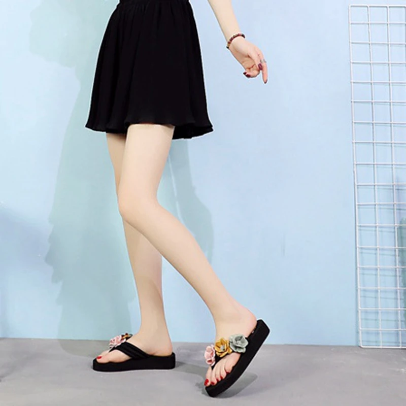 ASILETO/летние женские Вьетнамки; обувь на плоской подошве с цветочным узором; Сабо; обувь на танкетке; пляжные шлепанцы; pantufas T679