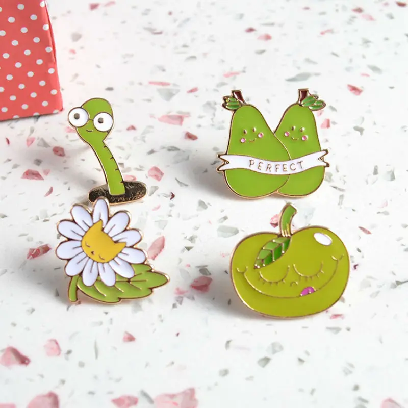 

1Pc Fashion Flower Pear Insect Icon Badge Metal Brooch Fruit Pin For Clothes Bag Cap Diy Craft Decoration Accessory Ornament