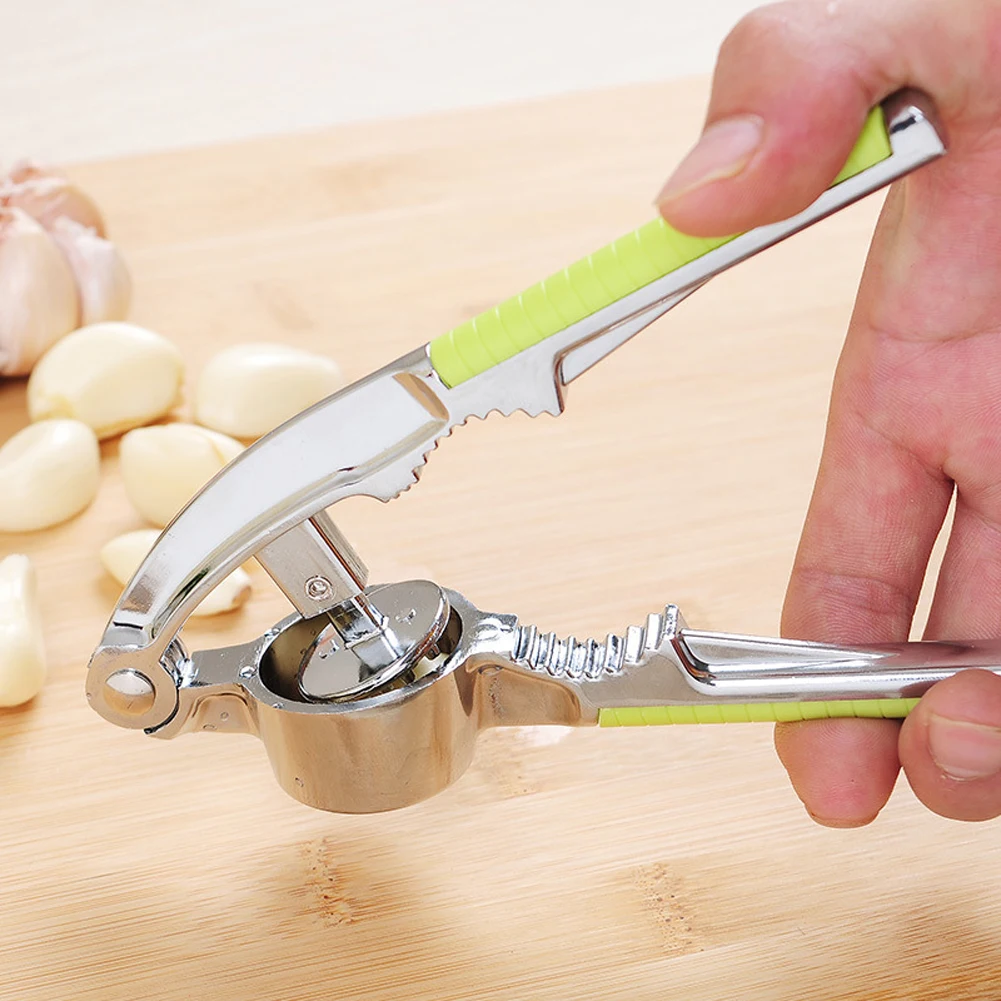 Pokich Professional Garlic Ginger Press Mincer Crusher Chopper Garlic Press Crusher with Walnut Open Kitchen Tools