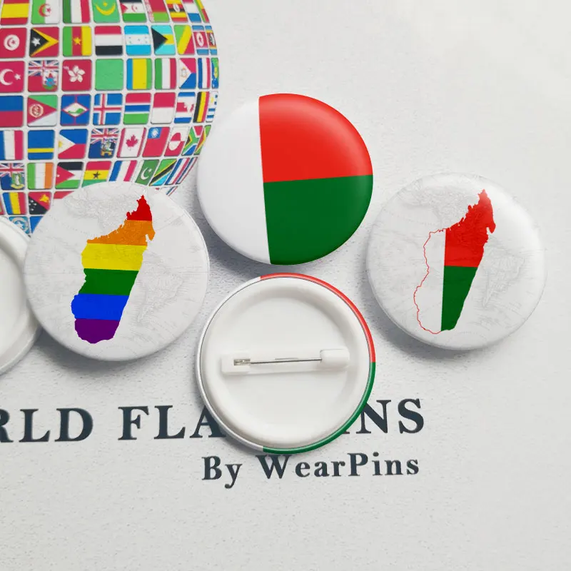 Madagascar Flag Map Tin Button Pins LGBT Gay Rainbow Pride Badges | Украшения и аксессуары
