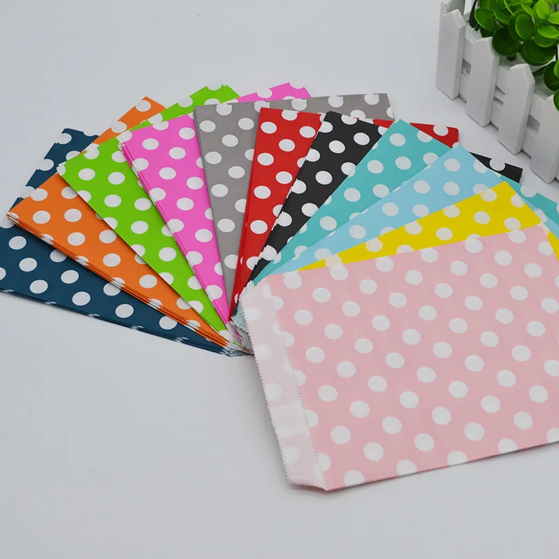 

25pcs/lot 13*18cm Large Polka Dot Paper Bag Lolly Buffet Crafts Gift Bags Wedding Events Birthday Party Food Packaging Supplies