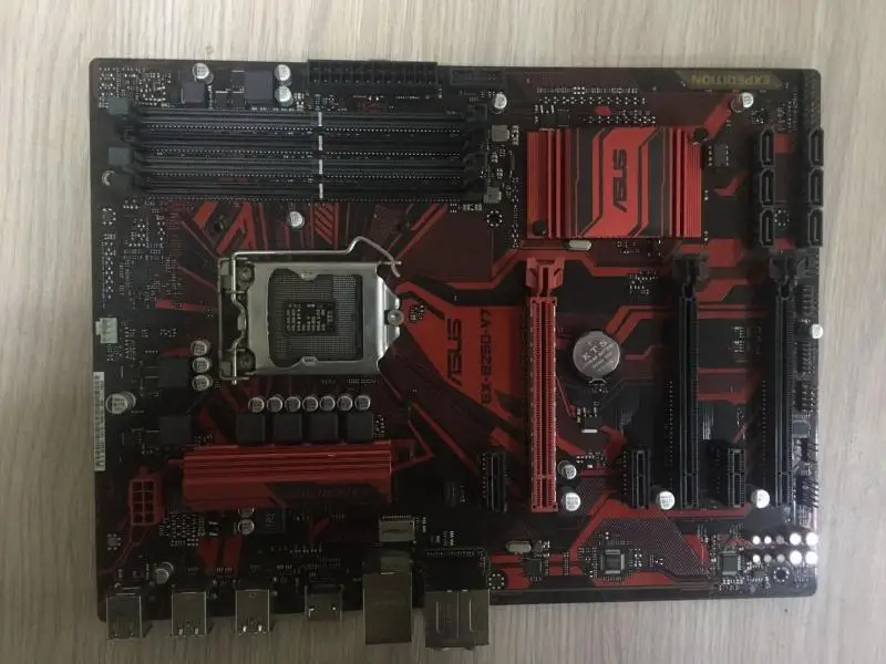 

Asus EX-B250-V7 Six graphics mining game 1151 pin B250 motherboard DDR4 used like new