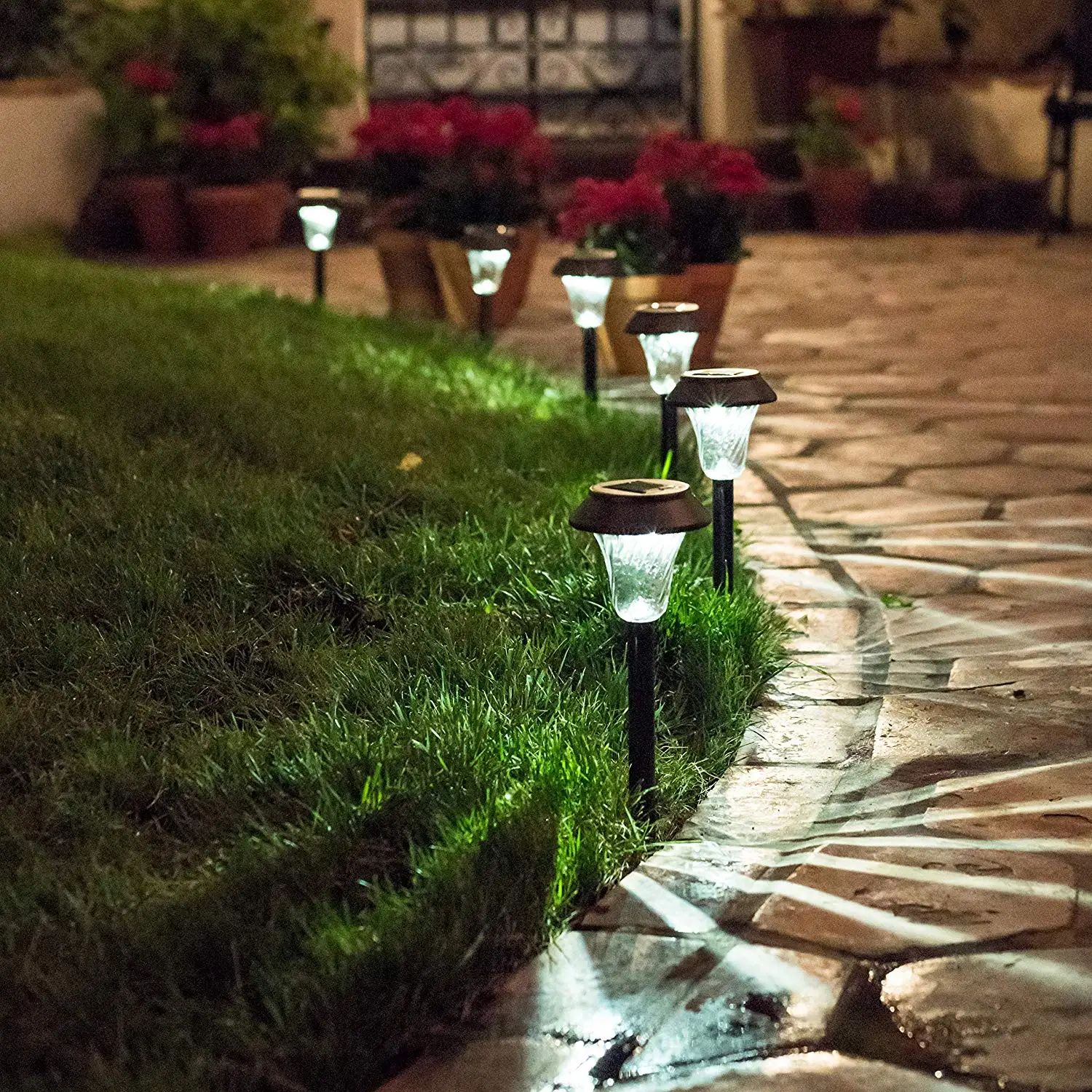 

HUSUYUHUSIS Landscape Lighting Solar Metal Ground Stake Light Set of 6pcs Bronze Lens Extra Bright LED Lawn Landscape Lighting