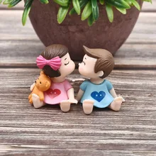 1Pair Sweety Lovers Couple Figurines Miniatures Fairy Garden Gnome Moss Terrariums Resin Crafts Decoration Accessories