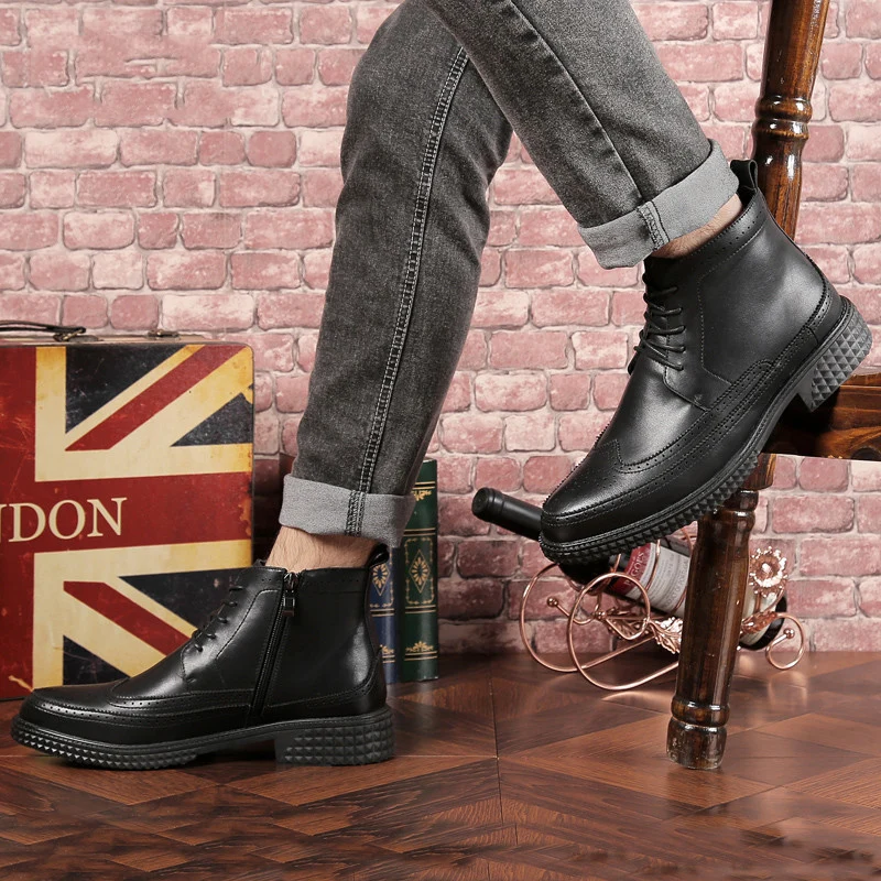 

MYCOLEN Martin Boots Men Luxury Designers Ankle Leather Bullock Carving Men Boots 2019 Autumn Winter Retro British Boots For Men