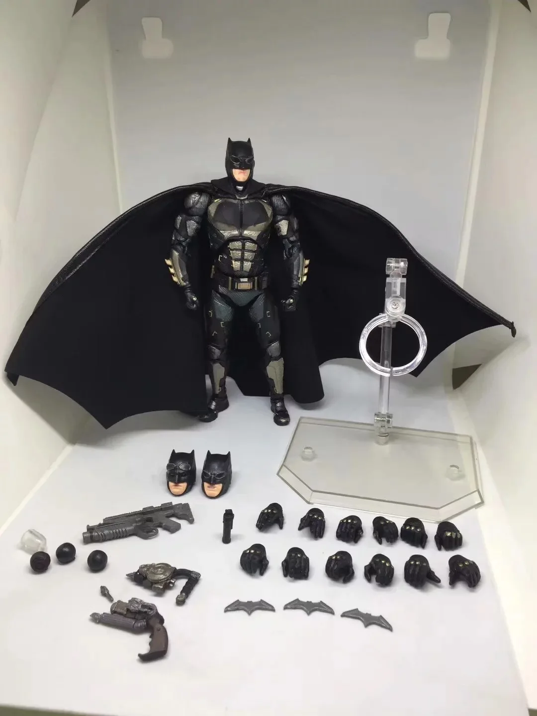 MAFEX 064 Бэтмен Тактический Костюм Ver. Темный рыцарь DC Лига Справедливости ПВХ