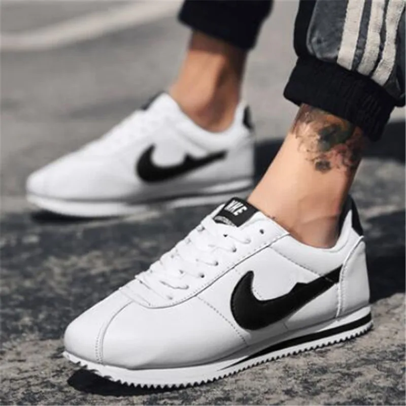 

2019 spring and autumn men's shoes Korean version of the trend of Gan Chao shoes British casual shoes men's shoes