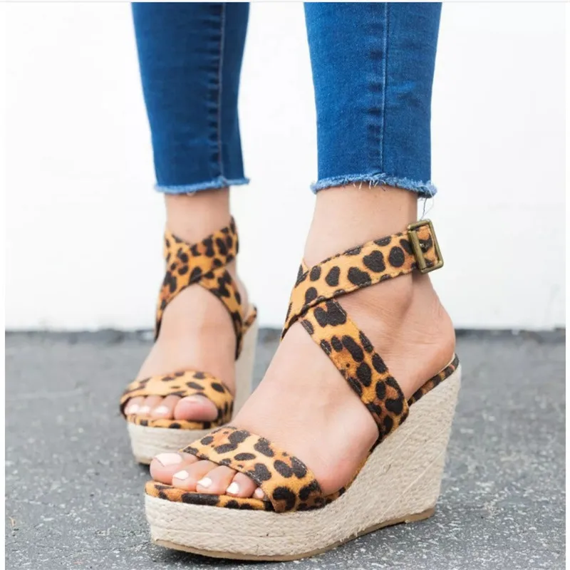 

WENYUJH Leopard Wedge Sandals 2019 Platforms Summer Peep Toe Flock Buckle Strap Platform Sandals High Heels Shoes Female #Hot
