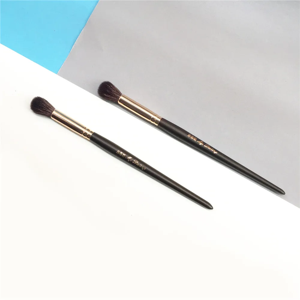 

MyDestiny 028 Tapered Blending Brush - Soft Hair Eyeshadow Nose Shading Highlighter Brush - Beauty Makeup Blender Tool