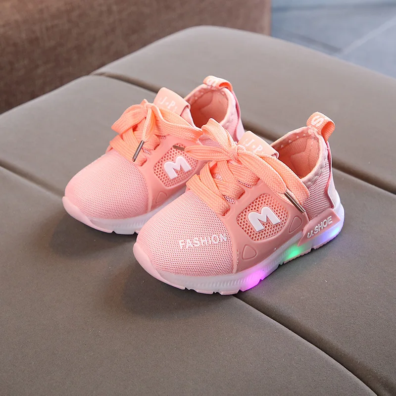 

Hot Children Luminous Shoes Boys Girls Sport Running Shoes Baby Flashing Lights Fashion Sneakers Toddler Little Kid LED Sneakers
