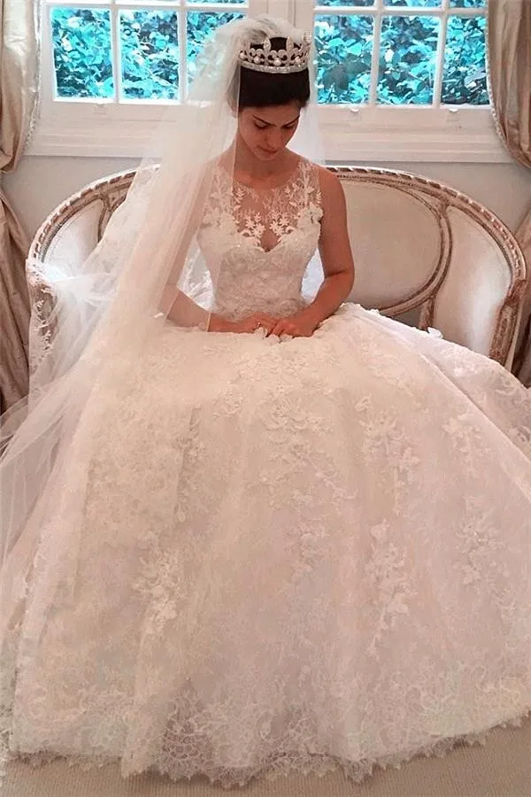 

Gorgeous Scoop A Line Appliques Beaded Lace Wedding Dresses 2016 Vestidos De Novia Zipper-Up Court Train wedding gown