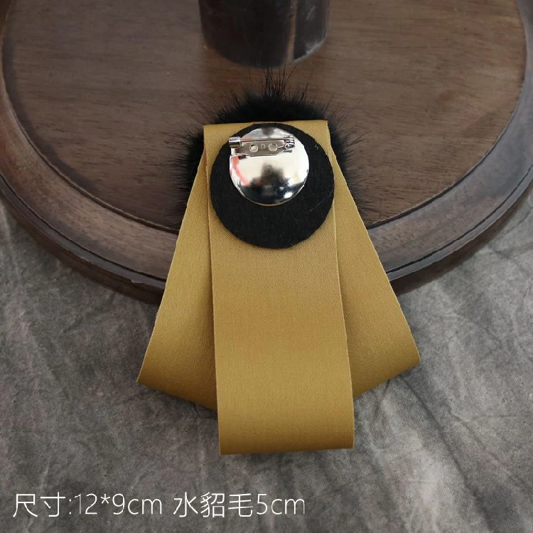 BOWTIE-BRONCH (8)