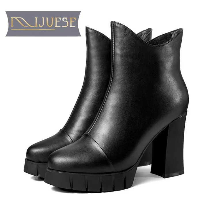 

MLJUESE 2018 women ankle boots cow leather shearing round toe black color high heels winter warm platform motorcycle boots