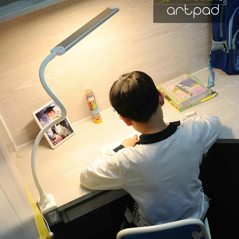 Pаспродажа 13 Вт Гибкая Настольная Светодиодная лампа с зажимом Настольный светильник с пультом дистанционного управления и пятью яркими и пятью цвето...