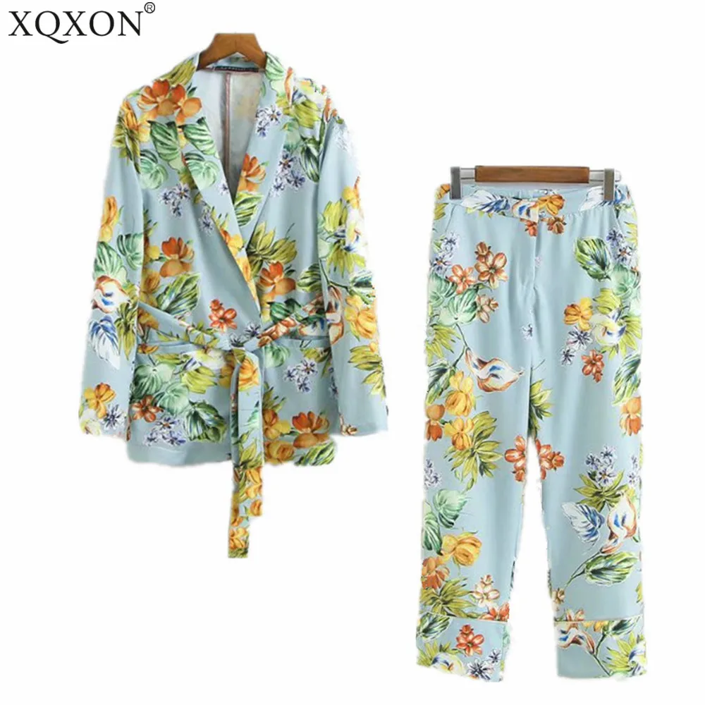

Autumn 2019 Women's suit European style holiday lady's pajamas flower pattern blue Blazer And Pant suit casual two / piece suit