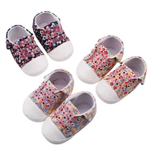 Обувь для новорожденных; обувь для малышей; парусиновая обувь на шнуровке с цветочным рисунком; кроссовки для маленьких девочек; коллекция года; обувь для малышей; обувь для детей 0-18 месяцев