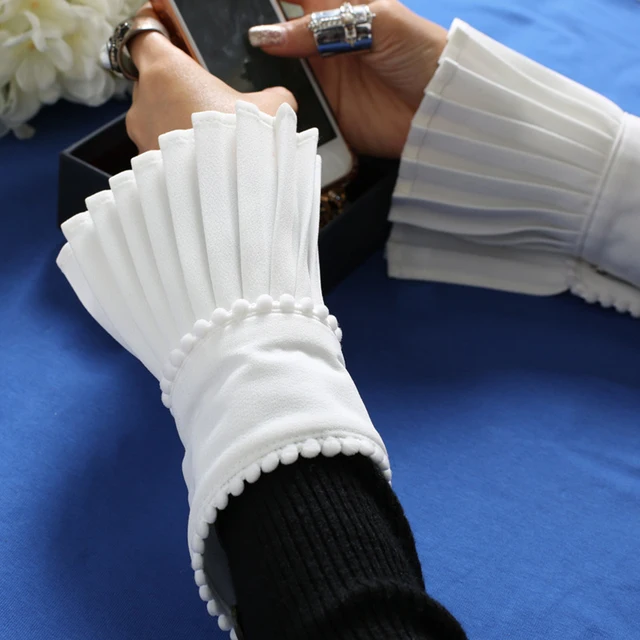 TWOTWINSTYLE Beading Cuff For Women Ruffles Pleated White Hidden Breasted Cuffs Spring Female Vintage Fashion