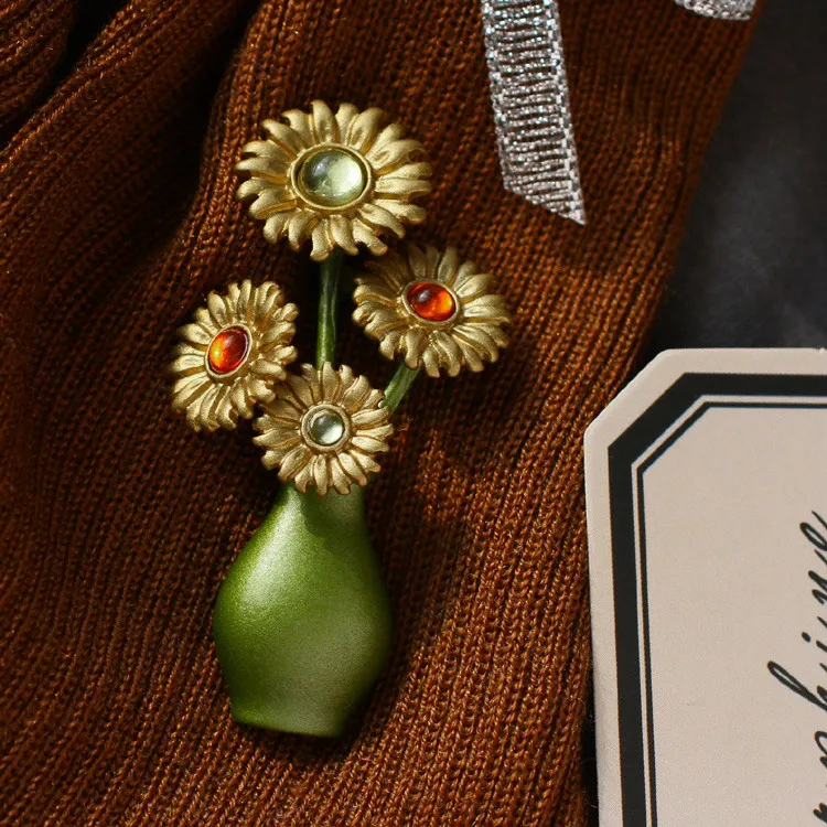 

South France sunshine ~ oil painting antique van Gogh sunflower vase retro art brooch flower female