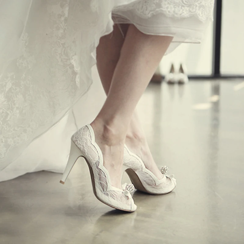White Lace Peep Toe Wedding Shoes Rhinestone Luxurious Lady High Heels Wedding Party Prom Pumps Bridal Bridesmaid Shoes White Lace Peep Toe Wedding Shoes Rhinestone Luxurious Lady High Heels Wedding Party Prom Pumps Bridal Bridesmaid Shoes