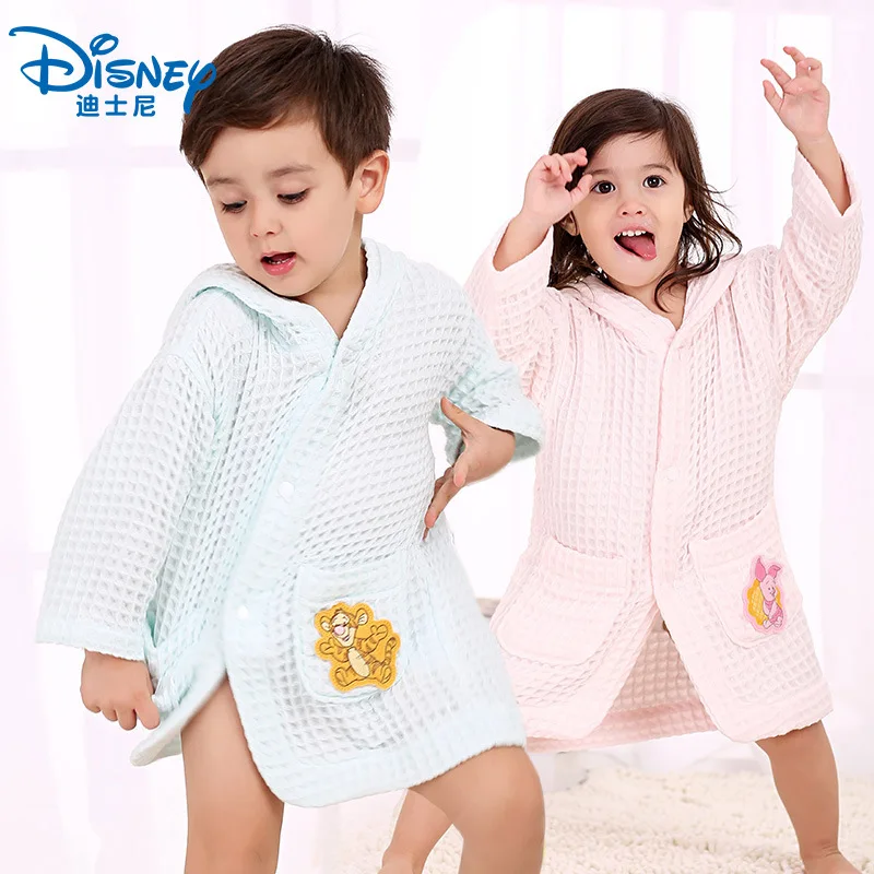 

Disney hollow yarn waffle cotton towel hooded bathrobe Children's cartoon Pooh bear series super soft and quick-drying towel