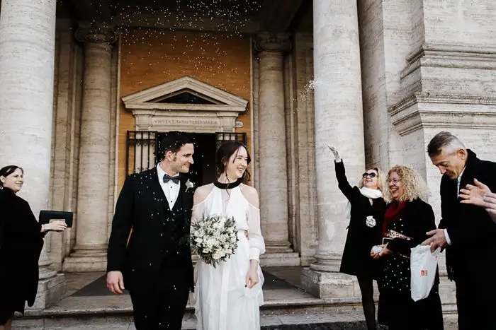 piazza-del-campidoglio-in-rome-was-the-perfect-wedding-destination-for-this-art-and-history-loving-couple-quince-and-mulberry-studios-32-700x467