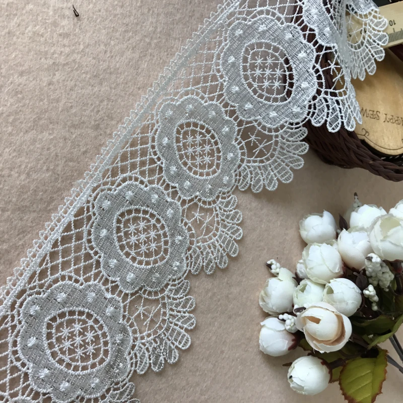 

Beautiful White Venise/Venice Lace Victorian Scalloped Lace Trim In Daisy Flower, Wedding Fabric Lace