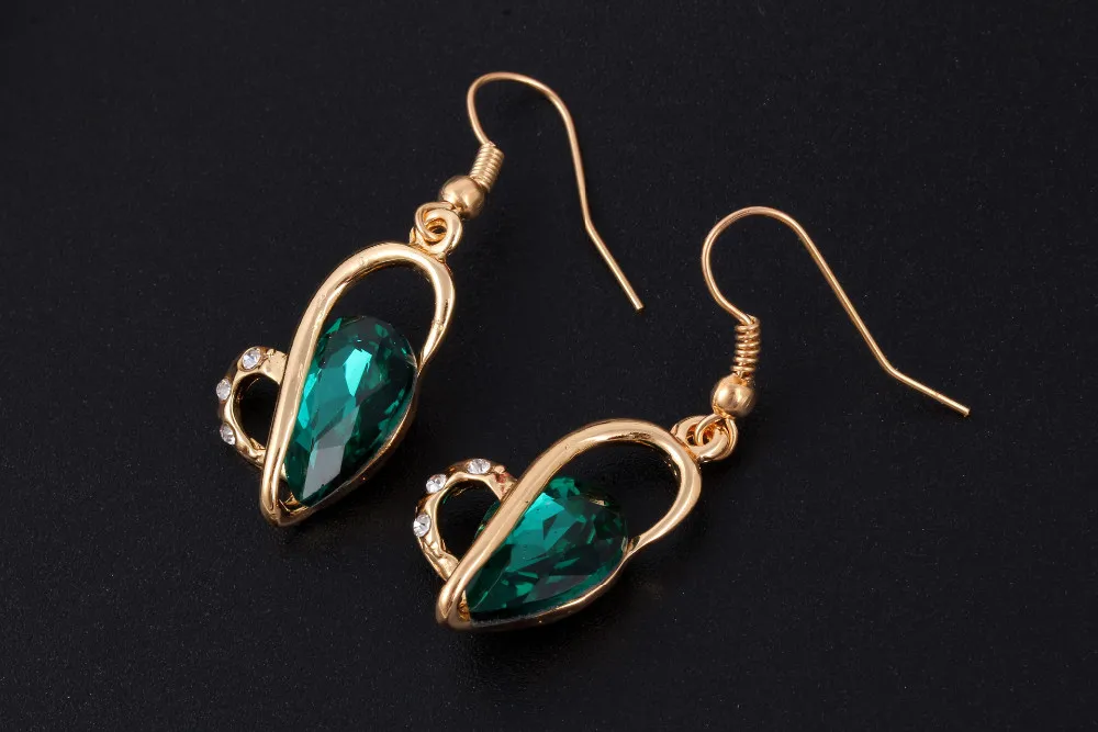 2493728198_793437558