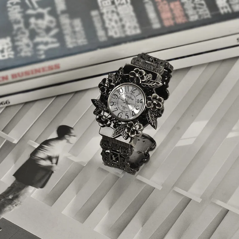 Ladies Vintage Engraved Bracelet Watch Womens Fashion