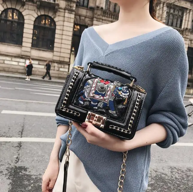 New Retro rivet embroidery Women Shoulder Bag Chain Messenger Bag
