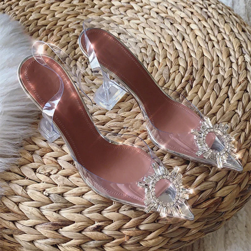 Летние женские сандалии со стразами и острым носком прозрачный стакан из ПВХ Праздничная обувь на каблуке с ремешком сзади Sandalias Mujer