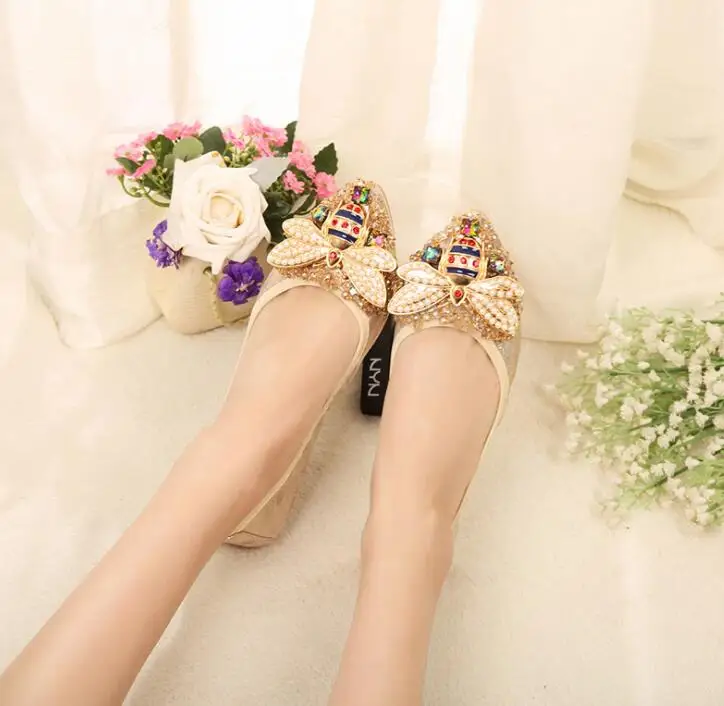 XGRAVITY размера плюс дизайнерская обувь с украшением в виде кристаллов; женская обувь на плоской подошве; элегантная и удобная женская обувь модные стразы Для женщин мягкая пчелы обувь A031-1 - Цвет: gold big bee