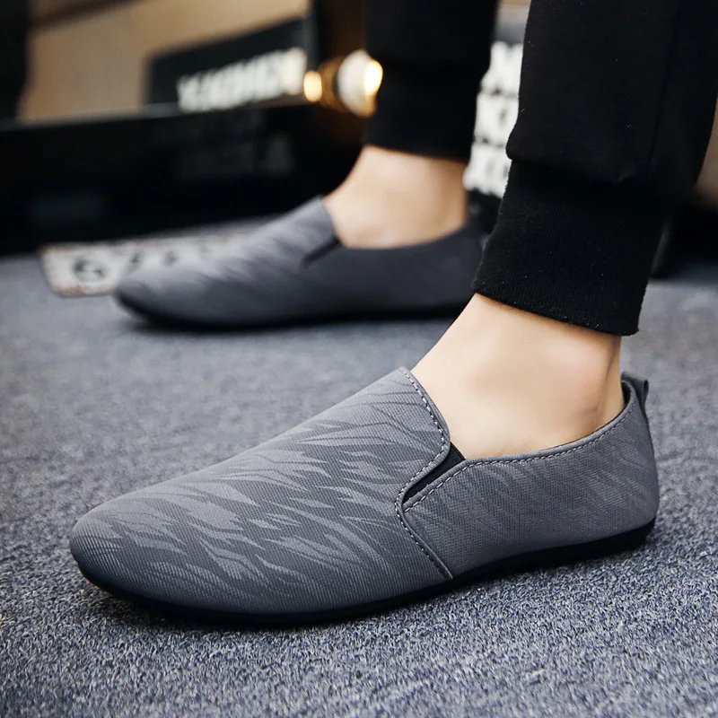 Spring New men's casual loafers shoes breathable light fabric fashion Shoes Men black gray blue flat with cheap shoes