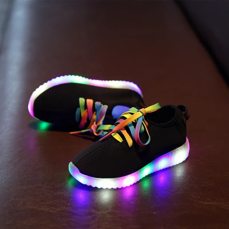 

Kids Led Light Shoes New Boys Girls Luminous Fashion Snekeakers Children Air Mesh Children Side Zipper Flashing Shoe