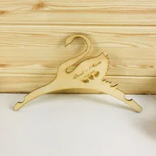 Персонализированные имя и дата вешалка в виде лебедя для свадьбы, Заказная Невеста и вешалка для костюма жениха подарок, булавка со стразами свадебная