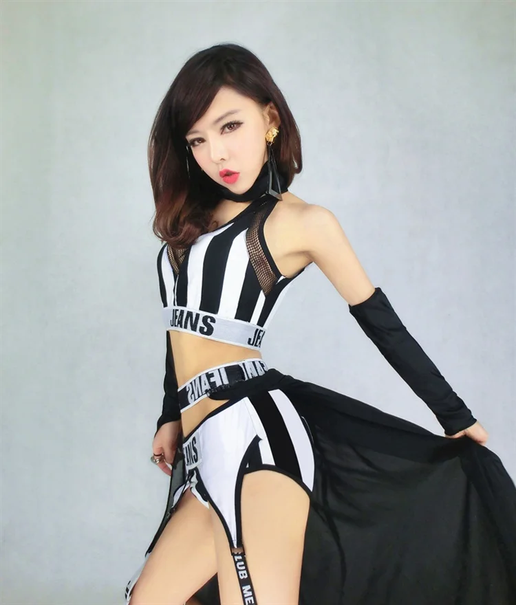 Upskirt photo showing miley uncensored Sexy costume strip