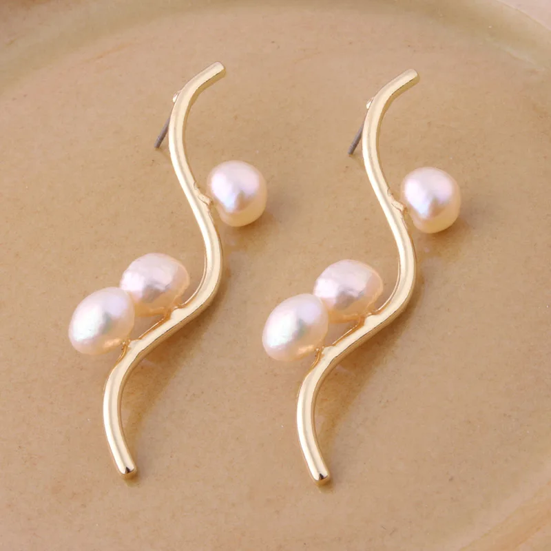 

NeeFuWoFu Earring brand earrings freshwater pearl Grape string manual Fashion Ear Drops Factory direct sales Earrings jewelry