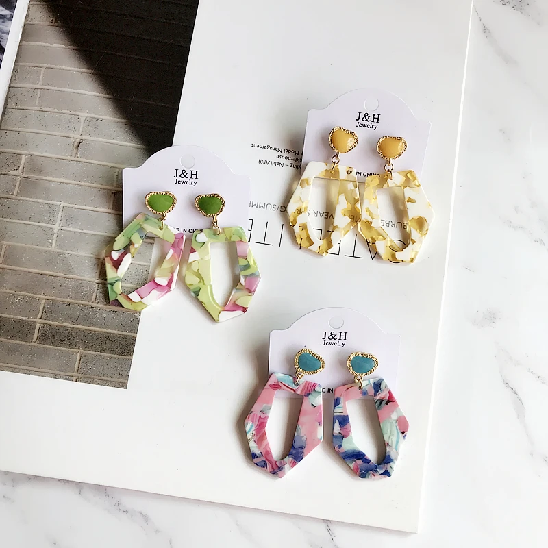 HUANZHI лето ацетат цвет сшивание Нерегулярные геометрические Полые Акриловые серьги гвоздики для женщин девочек путешествия подарки ювелирные изделия