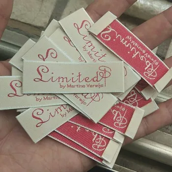 

Custom end fold damask polyester cloth dark red woven label 60 mm * 20 mm