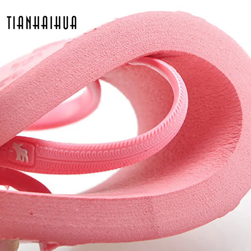 

Women Slippers Summer 2018 Flat Solid Lover Sandals Flip Flops Pinkycolor Slipper Beach Shoes Home Indoor Slipper Hot Sale SUM03
